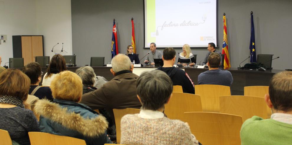 El programa de educación permanente de Consumo incorpora este año tres nuevas sesiones sobre medicamentos y productos de parafarmacia, alimentación y dietas en la red y accesibilidad en comercios