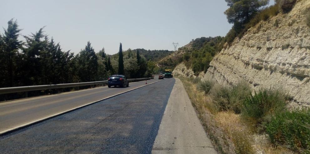 Comienza el asfaltado de la carretera A-1505 entre Tobed y Codos