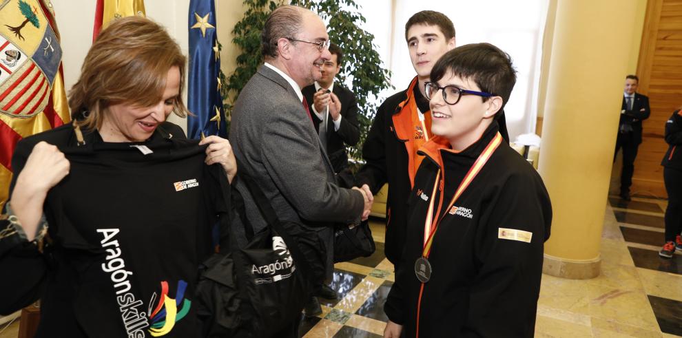 Los 22 alumnos que compitieron en Spain Skills reciben un homenaje en la sede del Gobierno de Aragón 