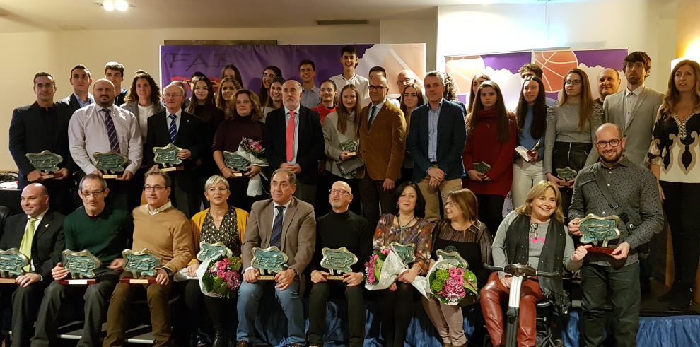 La Federación de Baloncesto reconoce la labor de clubes, deportistas e instituciones en su gala anual