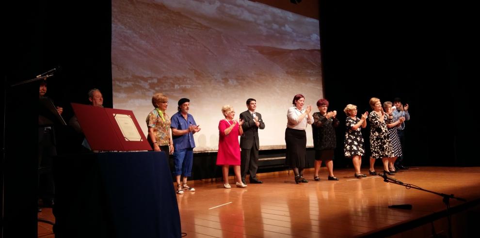 El consejero de Educación, Cultura y Deporte entrega el Premio Desideri Lombarte al Grup de Teatre Garbinada