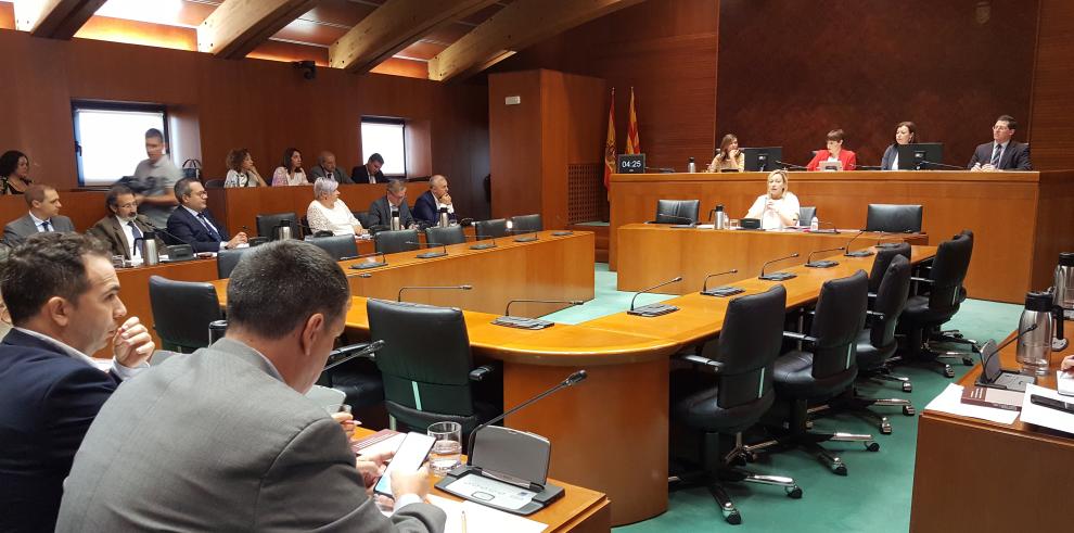 Gastón fija la creación de empleo de calidad y la agilidad administrativa como principales retos para esta legislatura