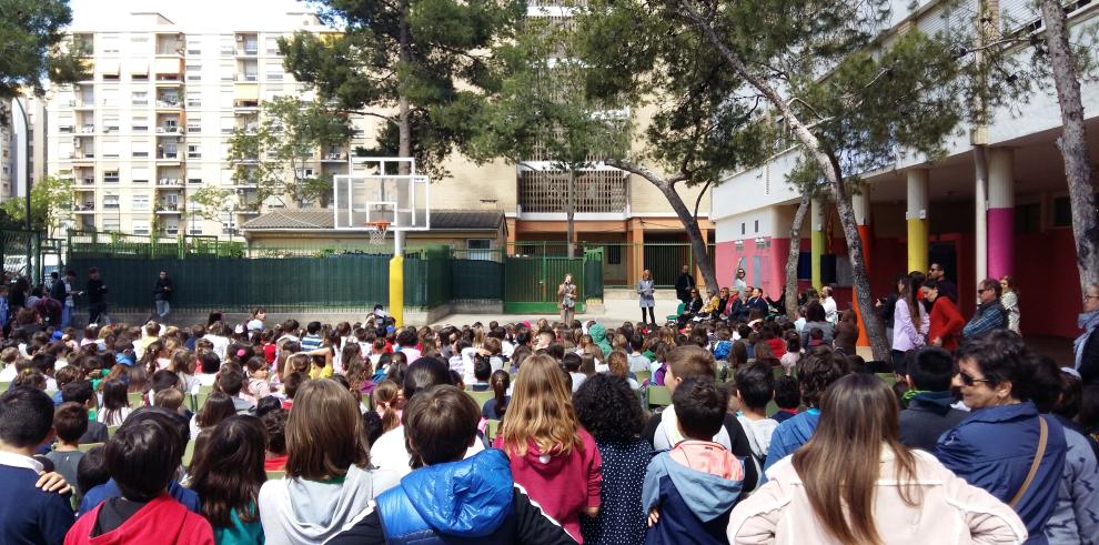 Los alumnos del colegio Margarita Salas rinden homenaje a la investigadora que da nombre a su colegio