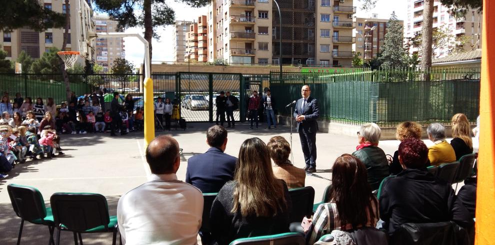 Los alumnos del colegio Margarita Salas rinden homenaje a la investigadora que da nombre a su colegio