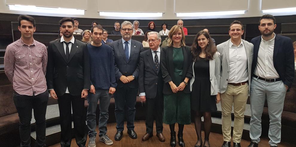 Pilar Alegría destaca la formación y el compromiso de los jóvenes aragoneses en el Premio al Mejor Estudiante de UZ