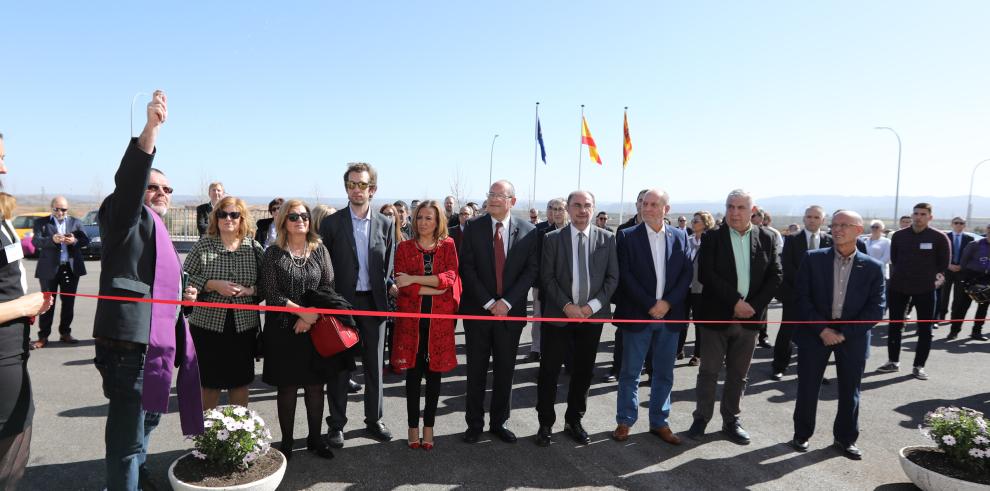 Lambán inaugura en Calanda una nueva empresa de vidrios para aplicaciones electrónicas que ha invertido 6 millones y ocupa a 20 personas