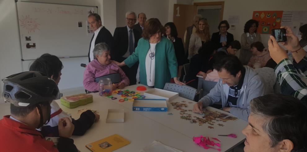 Broto destaca la labor de la Fundación José Luis Zazurca en la inauguración de la ampliación de su residencia