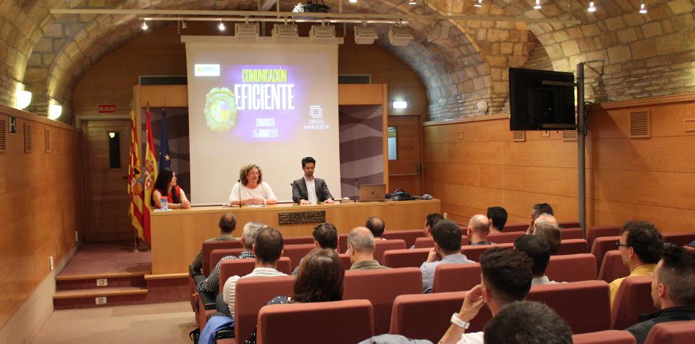 Mandos policiales de Aragón se forman para mejorar la comunicación en sus presentaciones, informes y explicación de operaciones