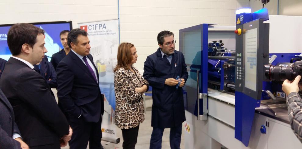 Educación, la CAAR y la firma alemana Tüv-Rheinland impulsan la primera fábrica de aprendizaje que se pone en marcha en España