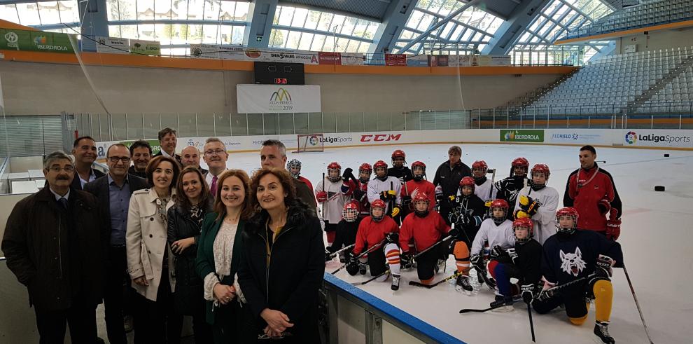 Mayte Pérez visita las aulas de tecnificación de Jaca gracias a las que los alumnos pueden compaginar entrenamientos y estudios