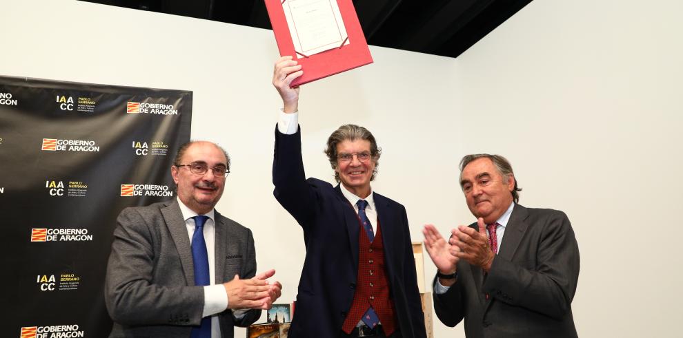 Juan Bolea recibe el Premio de las Letras Aragonesas por su sólida trayectoria como escritor y su compromiso con la cultura de la tierra