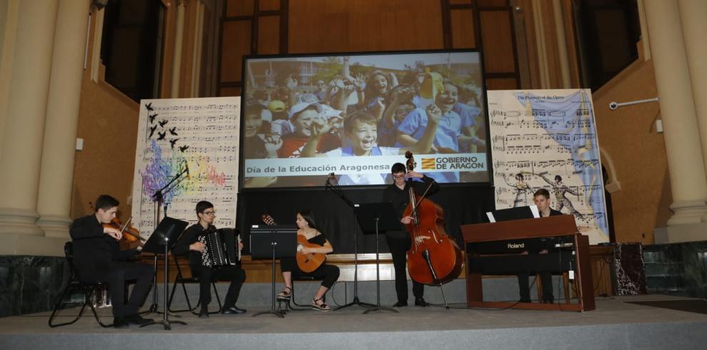 El Gobierno de Aragón reconoce la excelencia y el compromiso de la comunidad educativa en el Día de la Educación Aragonesa