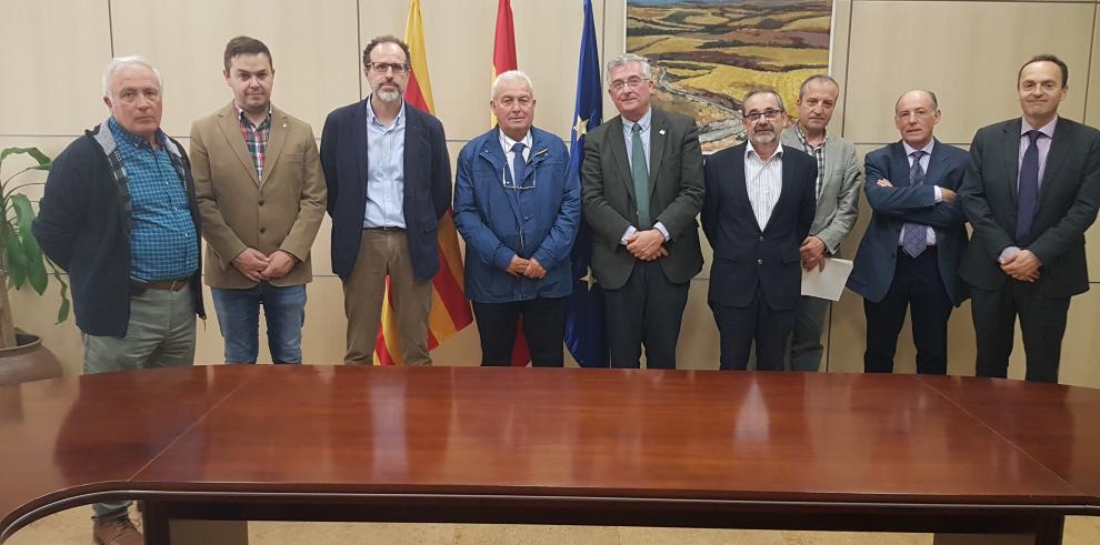 El Gobierno de Aragón y la Comunidad de Regantes de Sarrión firman el convenio para la creación del regadío social 