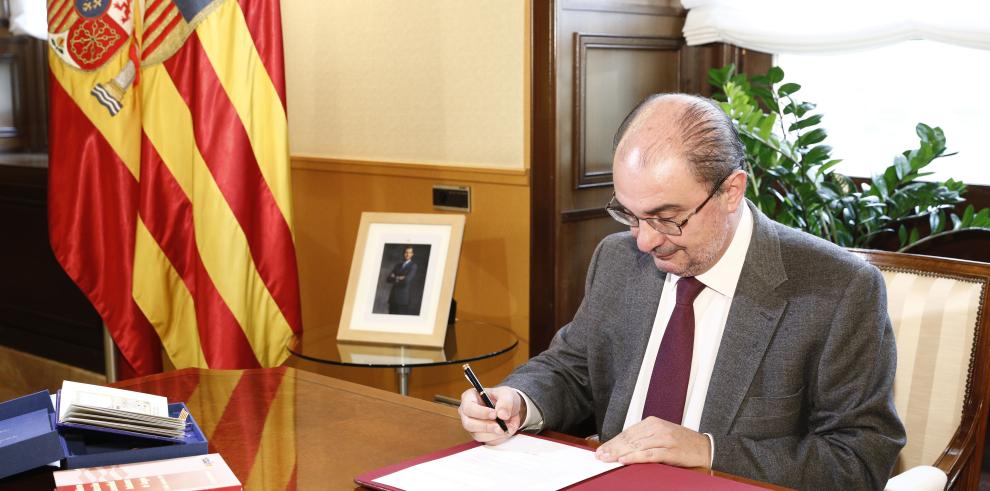 El Presidente firma la convocatoria de elecciones a las Cortes de Aragón