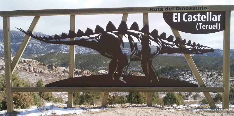 Inaugurada en El Castellar la primera exhibición permanente de España con huesos originales de un dinosaurio en su propio yacimiento