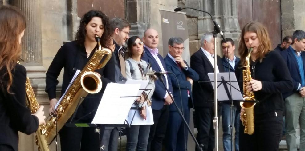 Guillén aconseja a 300 niños de todo Aragón que resuelvan los problemas siempre a través de la palabra