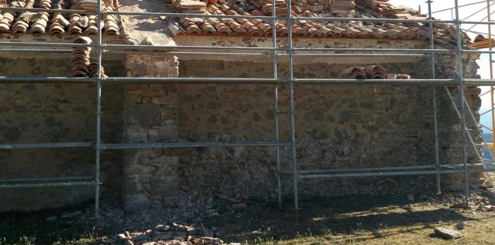 Comienzan las obras de rehabilitación de la cubierta y fachadas de la ermita de San Pablo en Camarena de la Sierra