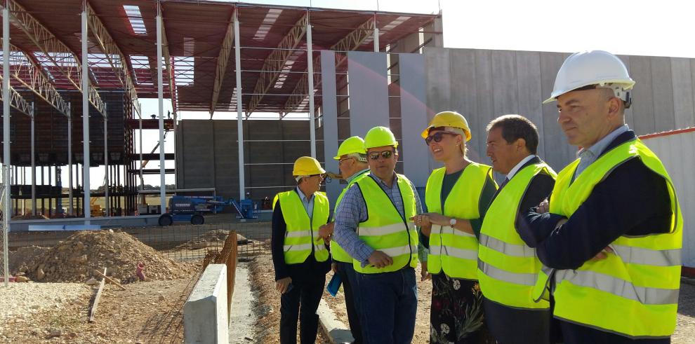 Gastón muestra en Berbegal su respaldo a la planta de Evofeed, cuya construcción se encuentra al 80%