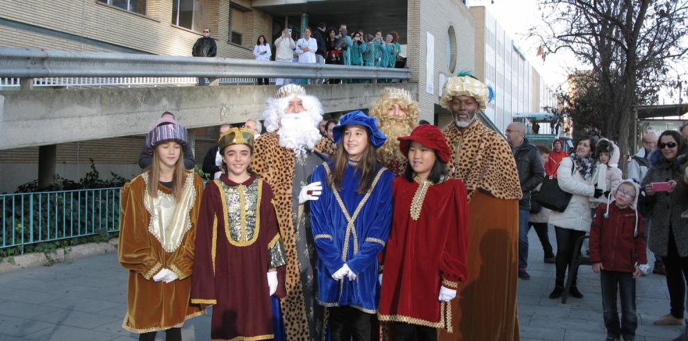 Los Reyes Magos han visitado el Hospital Materno Infantil