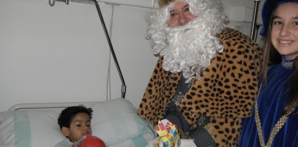 Los Reyes Magos han visitado el Hospital Materno Infantil