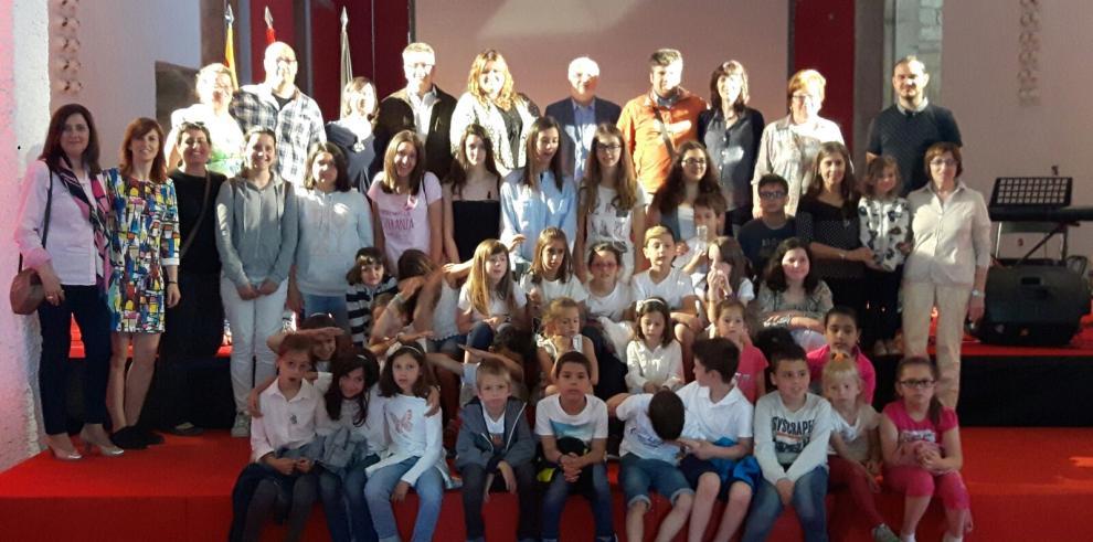 Más de 300 escolares del Bajo Cinca participan en el homenaje al escritor aragonés en lengua catalana Josep Galán 