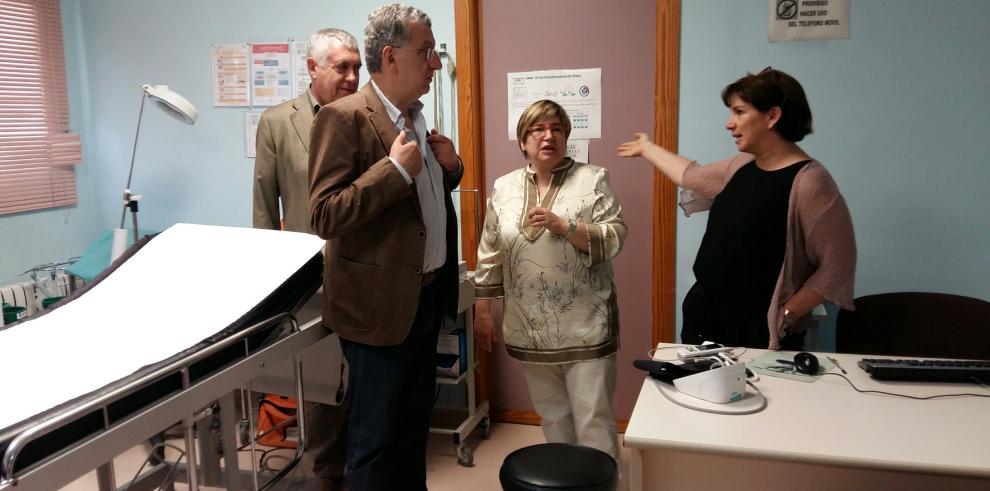 El consejero de Sanidad apuesta por la ampliación del centro de salud de Valderrobres