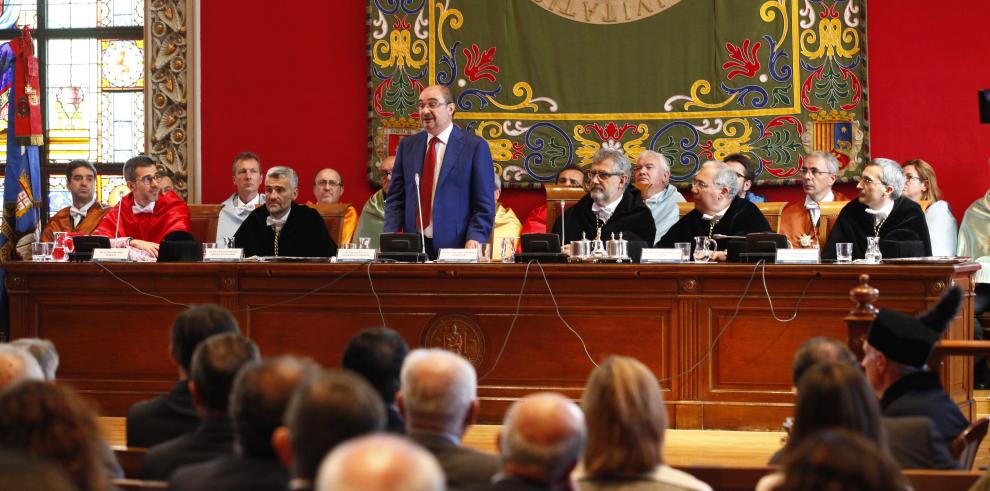 El Presidente de Aragón inaugura el curso universitario con el precio de las matrículas rebajado por primera vez en su historia