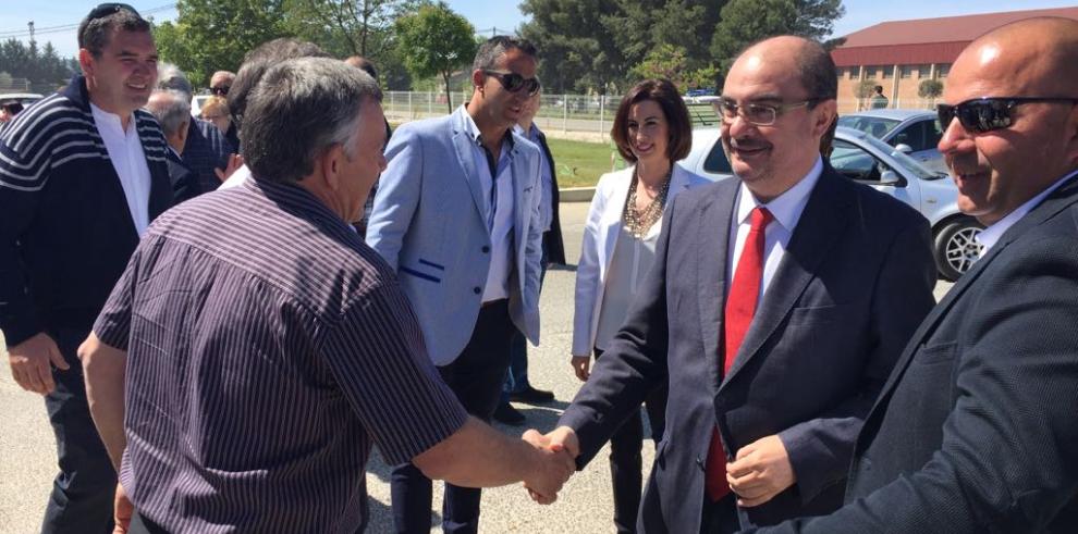 Javier Lambán elogia en PInsoro el papel de las cooperativas para mejorar la competitividad en el medio rural y apuesta por mejorar la línea de comercialización