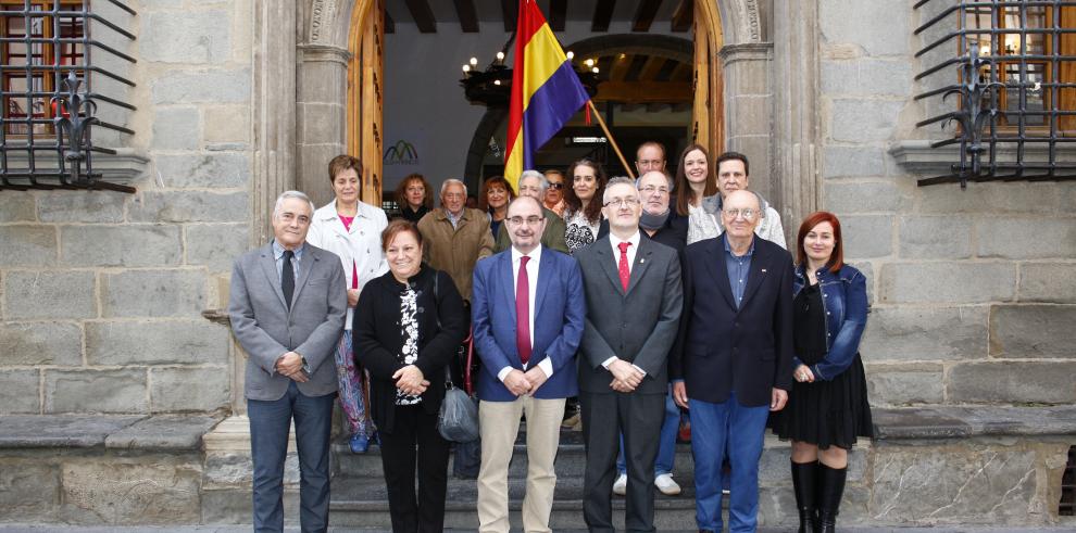 El Presidente de Aragón apoya el homenaje del Ayuntamiento de Jaca a los empleados públicos fusilados en la guerra civil