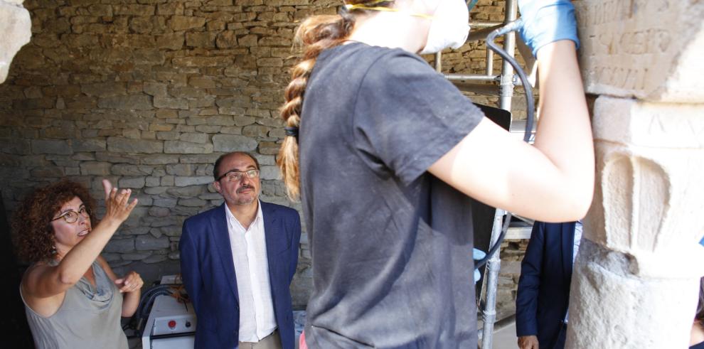 La segunda fase de restauración del claustro de la catedral de Roda de Isábena y la continuidad de las obras permitirán la puesta a punto de esta joya del románico