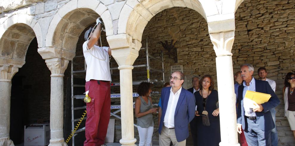 La segunda fase de restauración del claustro de la catedral de Roda de Isábena y la continuidad de las obras permitirán la puesta a punto de esta joya del románico