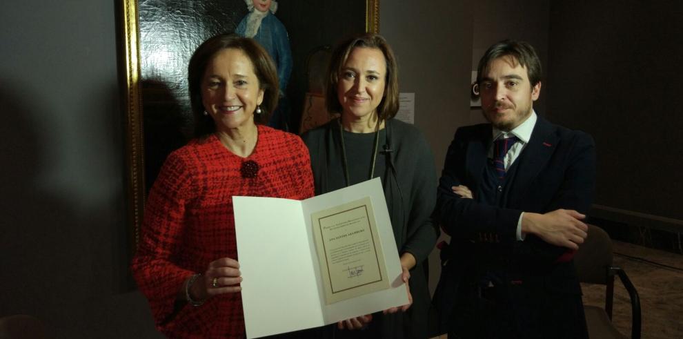 Mayte Pérez reconoce la labor de la directora de la Biblioteca Nacional de España, Ana Santos, como embajadora de Aragón