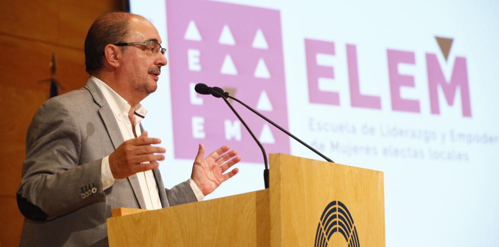 Lambán respalda la iniciativa de la FAMCP para que las mujeres electas de Aragón diseñen su modelo de liderazgo