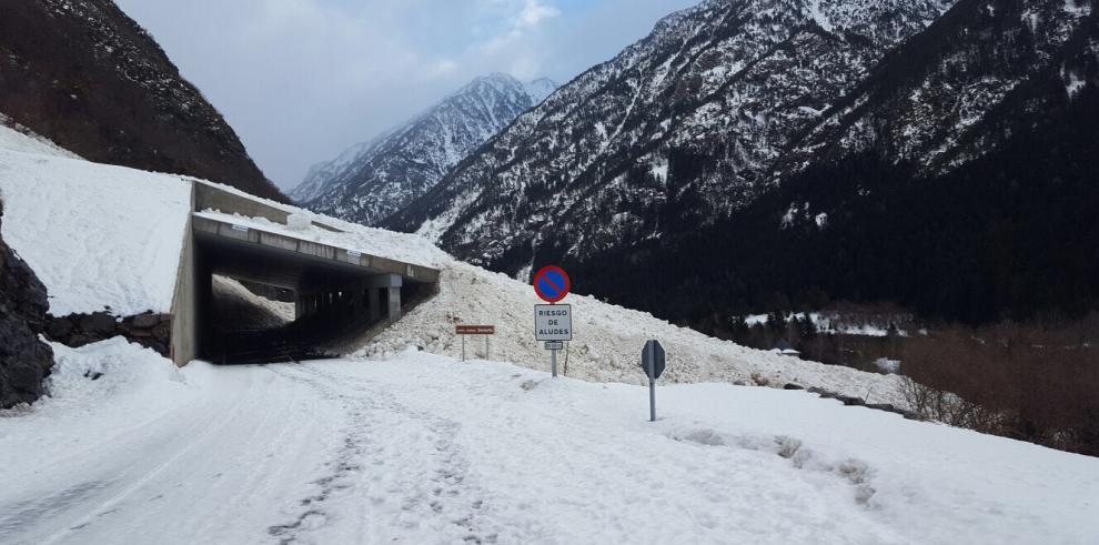 Continúa la situación de alerta por aludes en varias carreteras