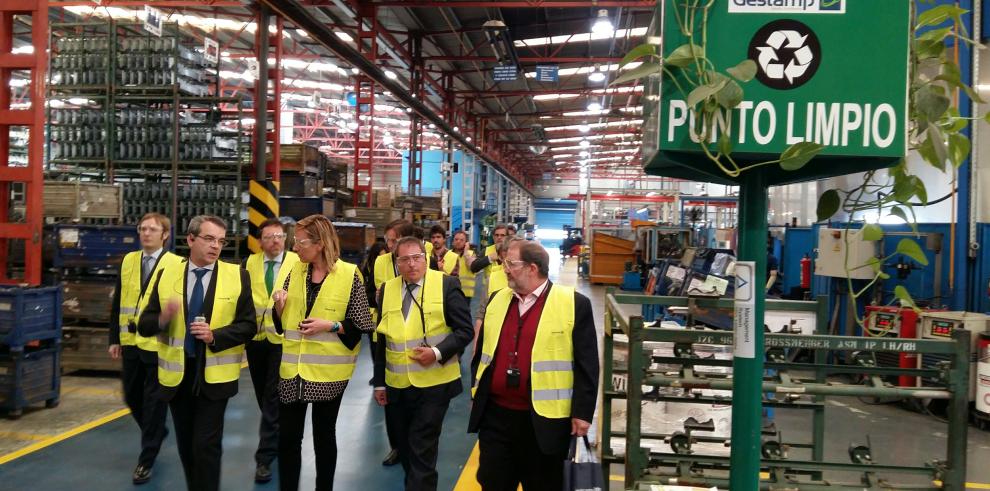 Gastón inaugura una instalación industrial de Gestamp pionera en Aragón