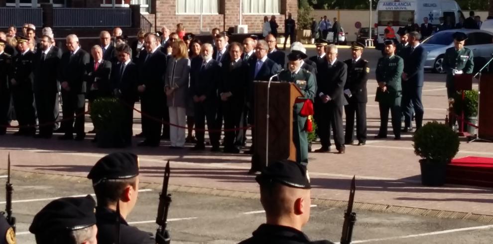 Fernando Gimeno asiste a la toma de posesión del nuevo jefe de la Guardia Civil en Aragón