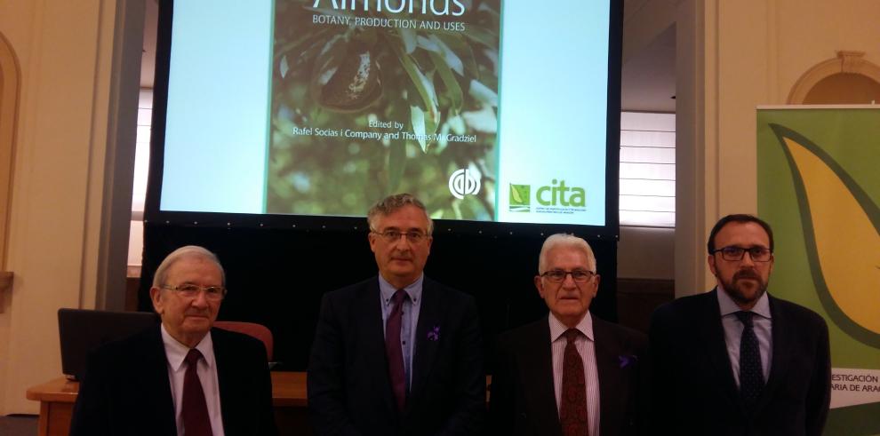 Presentado el nuevo libro de referencia mundial sobre el cultivo del almendro