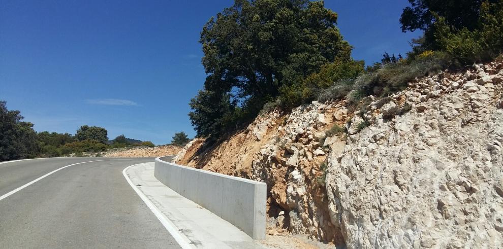 Soro visita las mejoras realizadas en la carretera de acceso al Castillo de Loarre