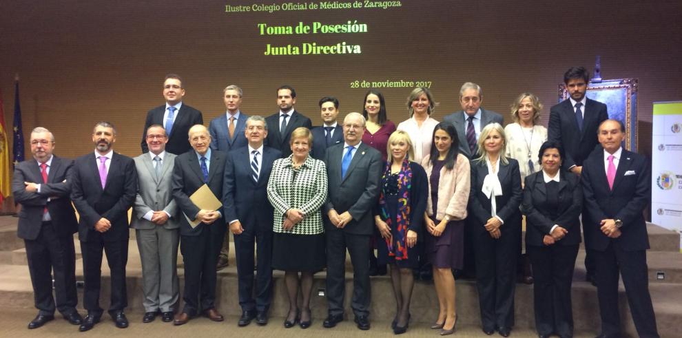 Celaya asiste a la toma de posesión de la junta directiva del Colegio de Médicos de Zaragoza