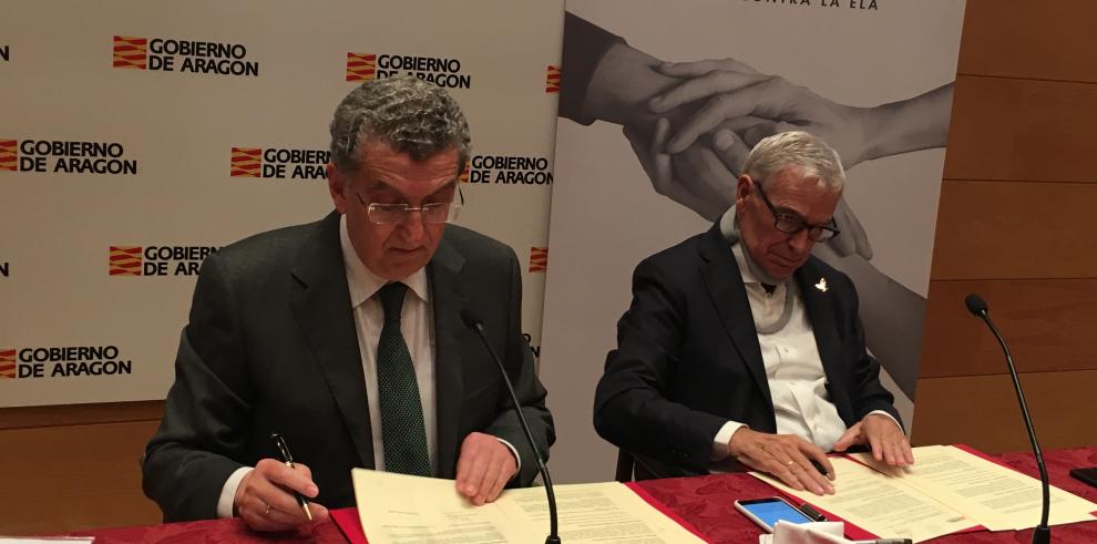 El Departamento de Sanidad del Gobierno de Aragón y la Fundación Francisco Luzón suscriben un convenio para avanzar en la investigación y tratamiento de la ELA