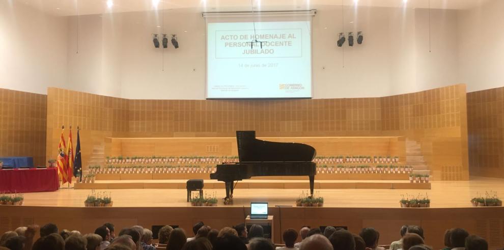 Educación homenajea a los 333 docentes jubilados este año en la provincia de Zaragoza