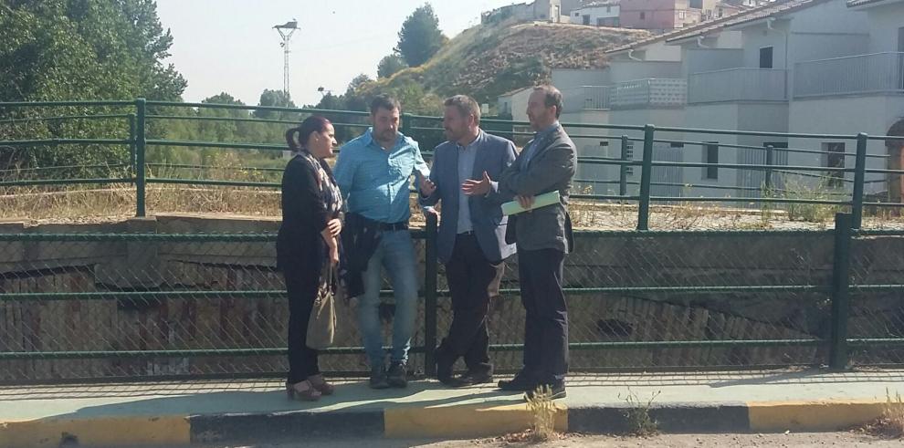 Obras de rehabilitación en el puente peatonal sobre el Arba en Ejea de los Caballeros