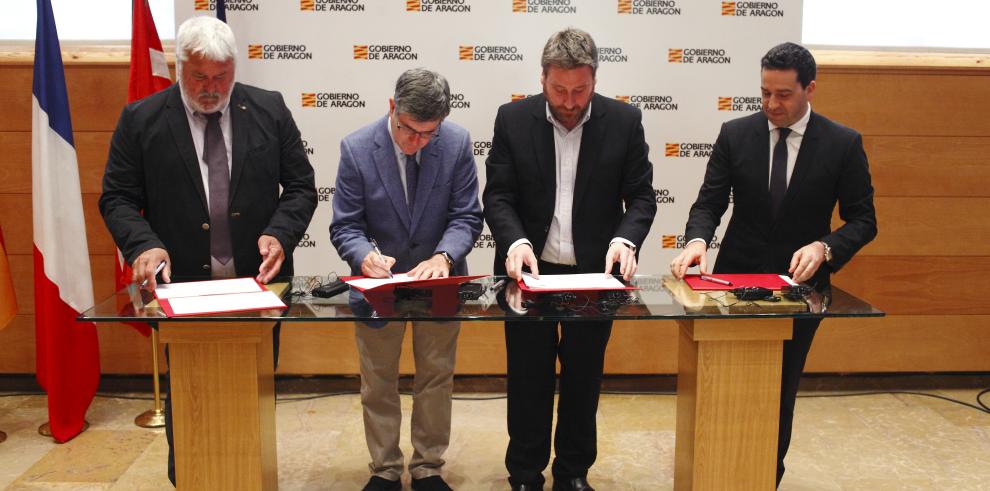 Aragón, Pirineos Atlánticos, Navarra y Guipúzcoa firman su interés en elaborar un mapa de riesgos pirenaico