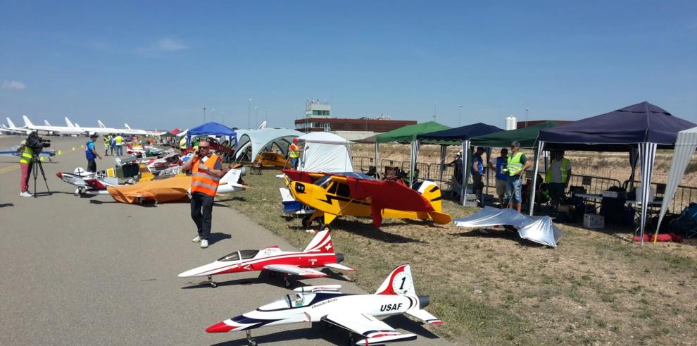 Festival del Aeromodelismo en el Aeropuerto de Teruel