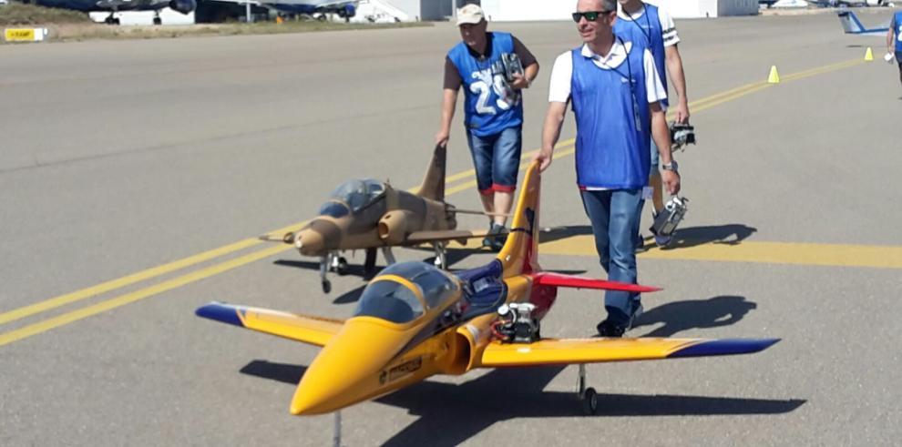 Festival del Aeromodelismo en el Aeropuerto de Teruel