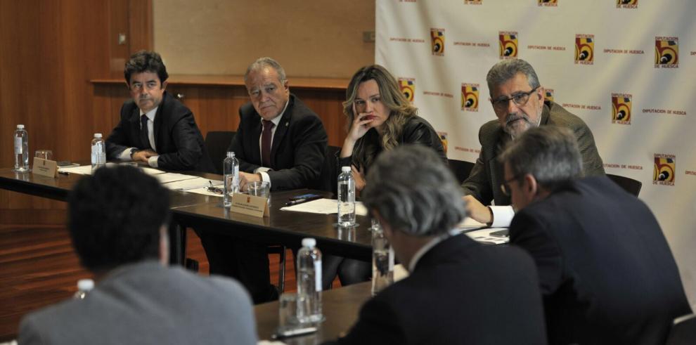 Pilar Alegría destaca los avances por la especialización del campus de Huesca