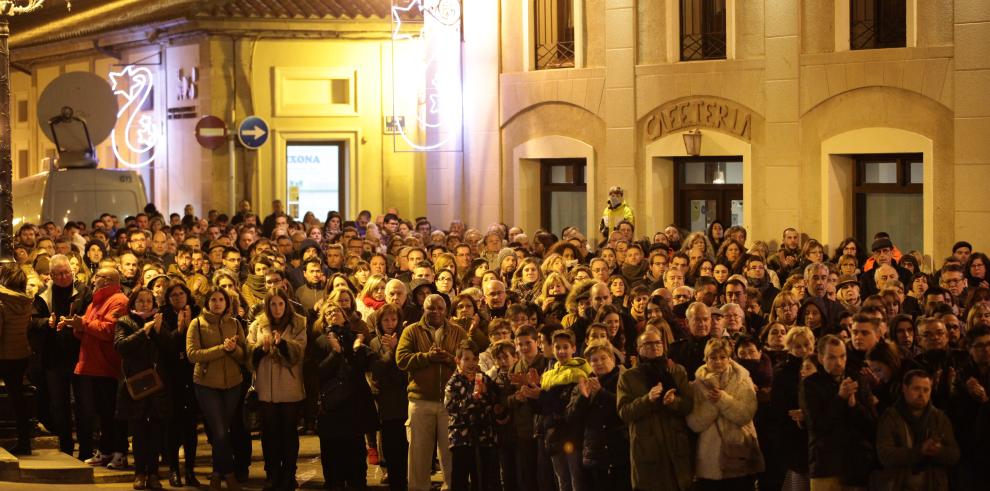 El presidente Lambán participa en la concentración en Alcañiz en repulsa por el asesinato de dos guardias civiles y un vecino de Andorra