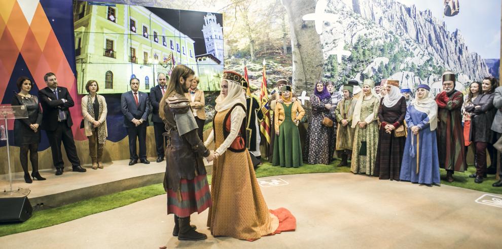 Tradición, música y poesía en el primer día de feria abierta al público general