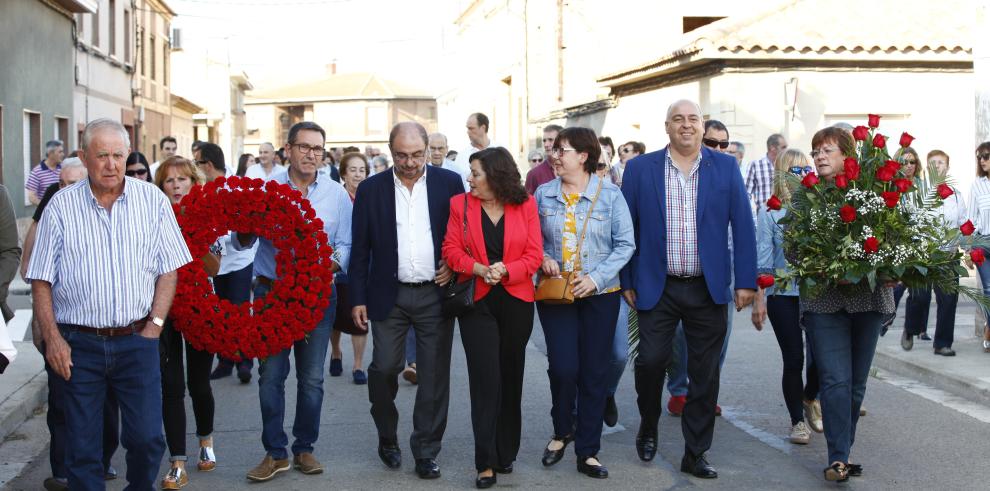 El presidente Lambán homenajea a los 120 fusilados en la guerra civil y el franquismo en Luceni 