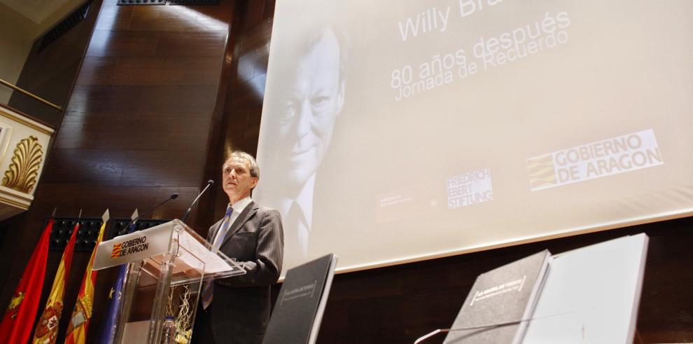 Lambán reivindica la talla política de Willy Brandt como arquitecto de una Europa unida y progresista